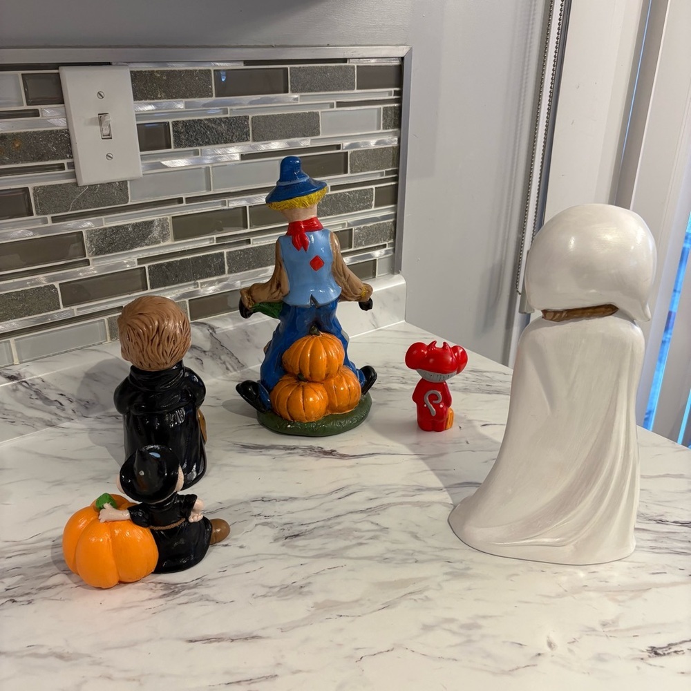 Vintage Halloween ceramic figurines lot Scarecrow devil mouse ect - Picture 7 of 11
